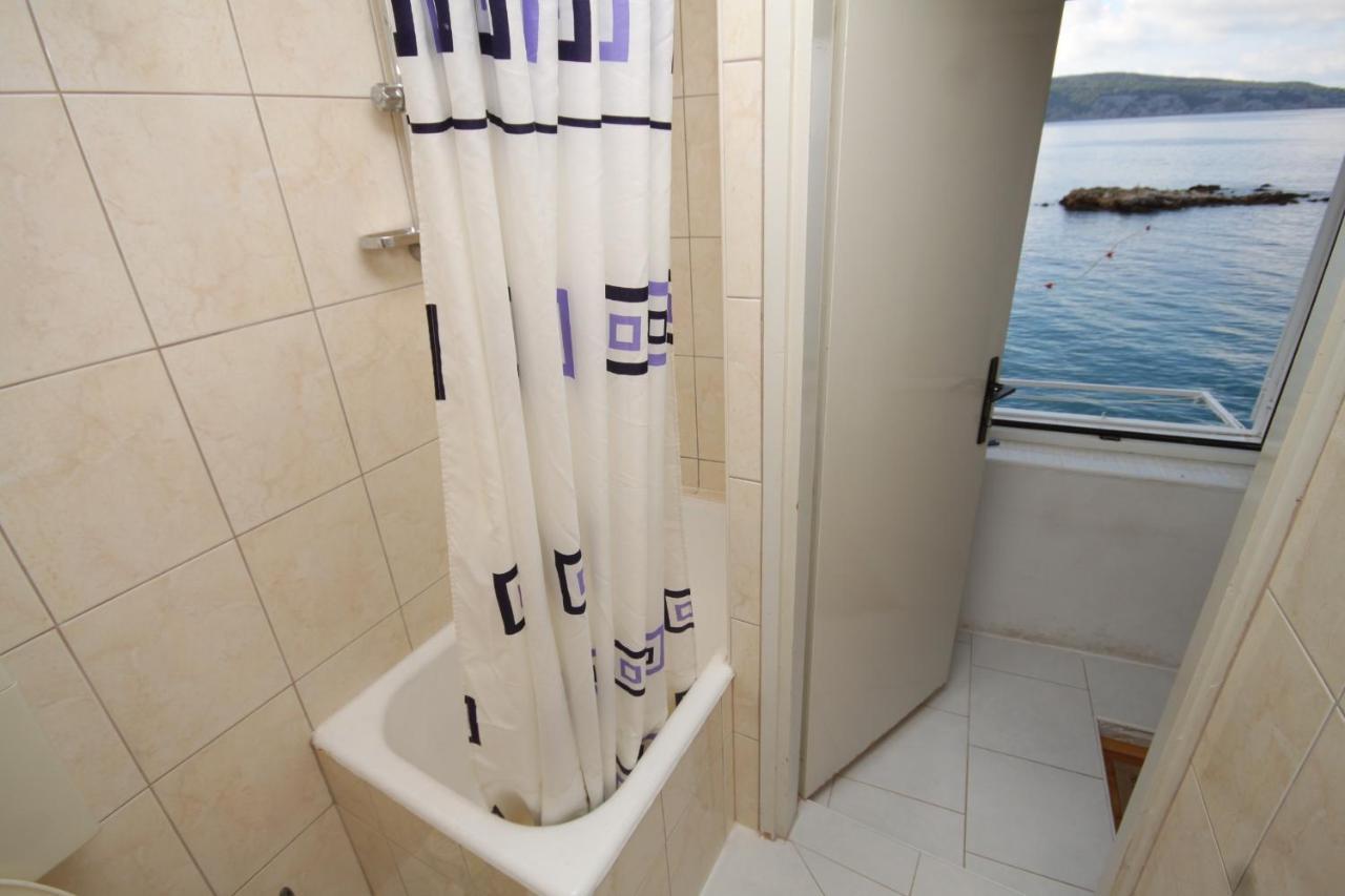 Apartments And Rooms By The Sea Komiza, Vis - 2431 Exterior photo